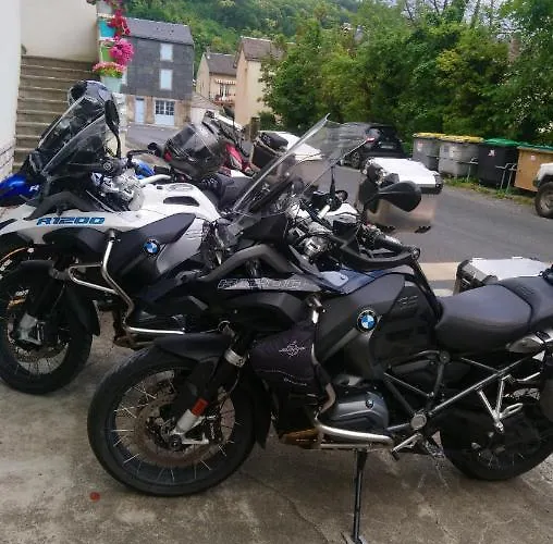 Chez Charlotte Et Michel *