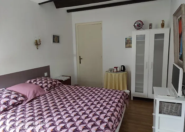 Chez Charlotte Et Michel Pansiyon