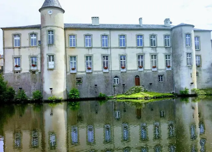 Chez Charlotte Et Michel 홈스테이 *